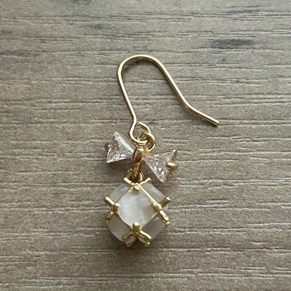 Chic Gold Tone Bow & Moonstone Dangle Earrings - Picture 4 of 5